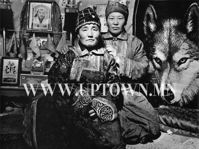 Чингисхан в юрте каждого монгола.