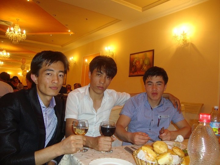 Хазарейские студенты Алматы