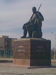 памятник великого поэта каракалпаков - Әжинияз Қосыбайулы